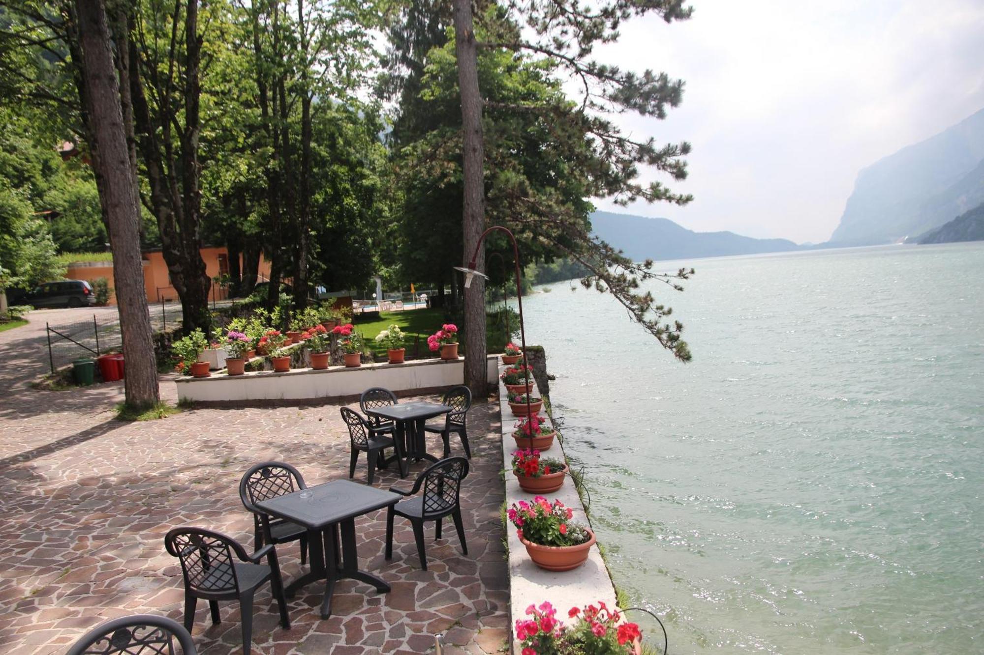 Lago Park Hotel Мольвено Екстер'єр фото
