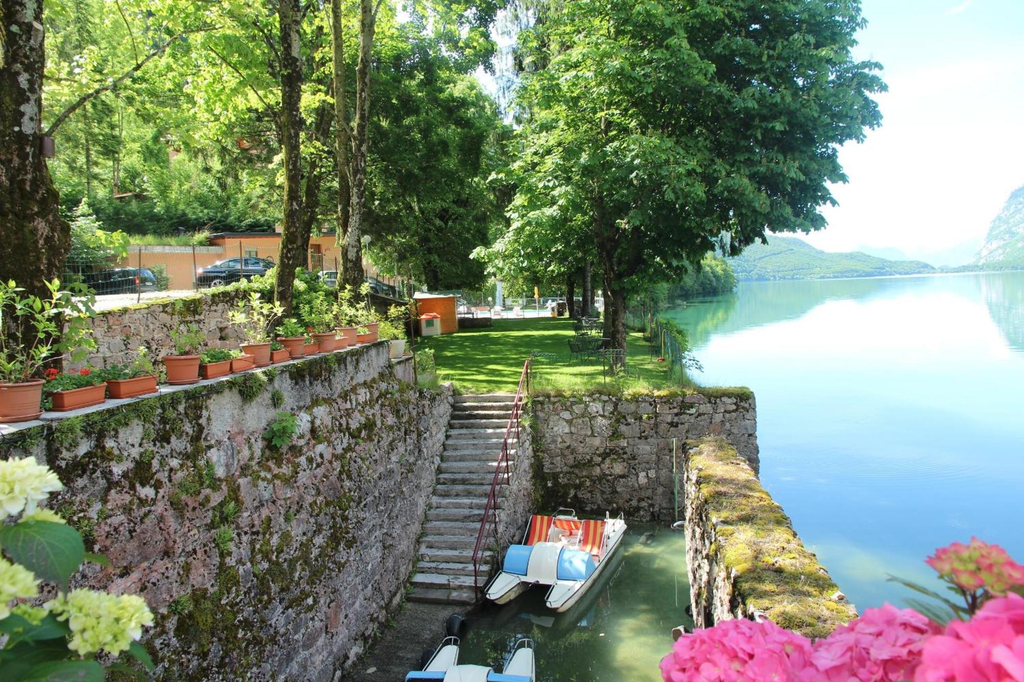Lago Park Hotel Мольвено Екстер'єр фото